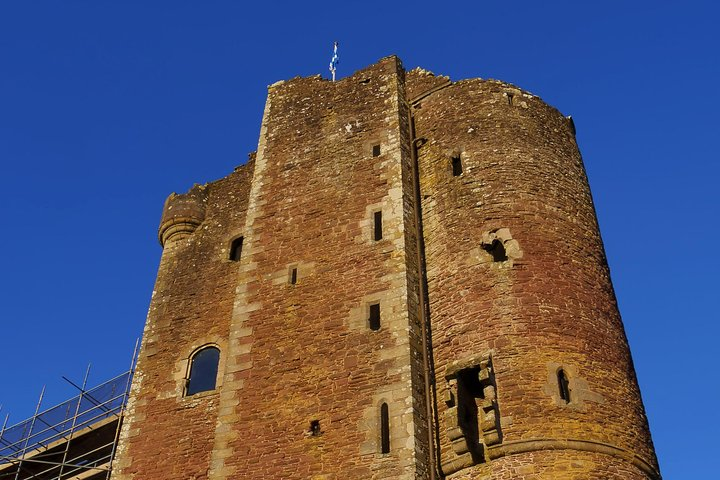 Doune Castle tours , the Castle is Castle Leoch in Outlander
